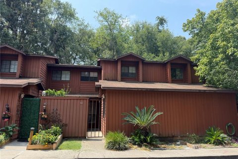 Adosado en Gainesville, Florida 2 dormitorios, 102.75 m2 № 2220134