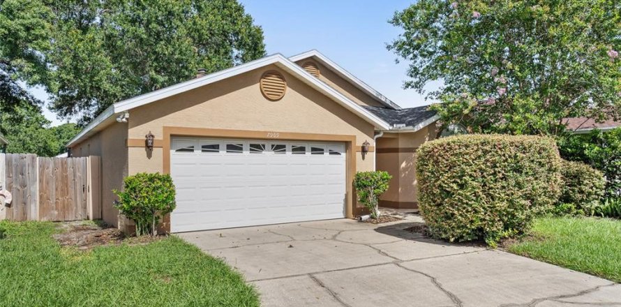 House in Orlando, Florida 3 bedrooms, 151.24 sq.m. № 2199908