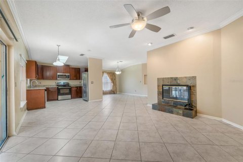 House in Orlando, Florida 3 bedrooms, 151.24 sq.m. № 2199908 - photo 18