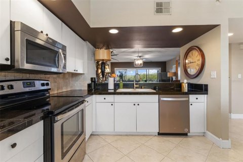Copropriété à vendre à Saint Petersburg, Floride: 2 chambres, 111.02 m2 № 1403929 - photo 9