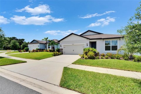 House in Valrico, Florida 4 bedrooms, 171.31 sq.m. № 2373266