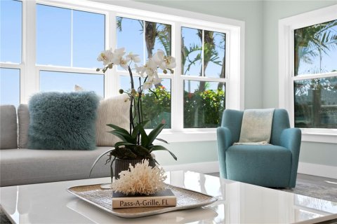 House in Saint Pete Beach, Florida 4 bedrooms, 248.61 sq.m. № 1740429 - photo 14