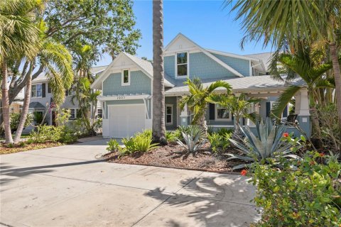 House in Saint Pete Beach, Florida 4 bedrooms, 248.61 sq.m. № 1740429 - photo 2