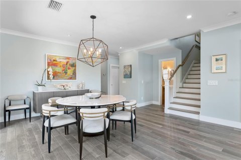 House in Saint Pete Beach, Florida 4 bedrooms, 248.61 sq.m. № 1740429 - photo 17