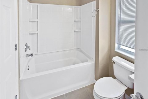 Townhouse in Ocala, Florida 3 bedrooms, 143.26 sq.m. № 2228259 - photo 13