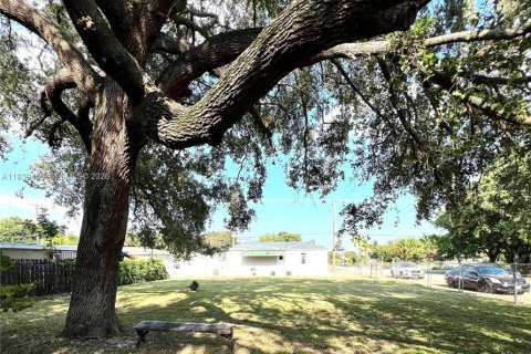 Купить виллу или дом в Холливуд, Флорида 2 спальни, 66.89м2, № 2025821 - фото 17