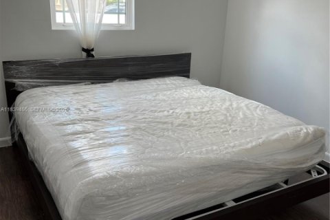 Купить виллу или дом в Холливуд, Флорида 2 спальни, 66.89м2, № 2025821 - фото 12