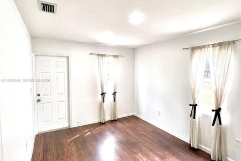 Купить виллу или дом в Холливуд, Флорида 2 спальни, 66.89м2, № 2025821 - фото 10