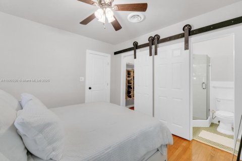 House in Miami Springs, Florida 2 bedrooms, 112.04 sq.m. № 1950826 - photo 23