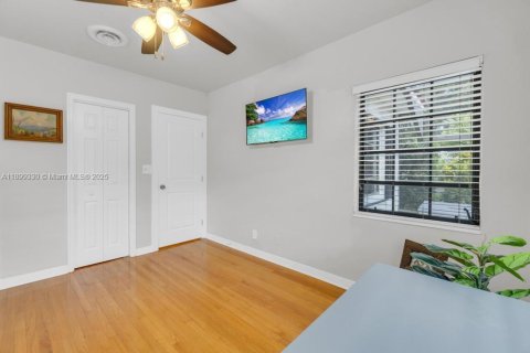 House in Miami Springs, Florida 2 bedrooms, 112.04 sq.m. № 1950826 - photo 30