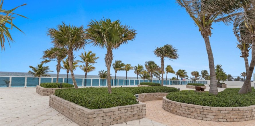 Condo in Pompano Beach, Florida, 2 bedrooms  № 1188567