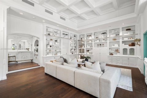 Villa ou maison à vendre à Miami Beach, Floride: 6 chambres, 569.68 m2 № 2038024 - photo 25