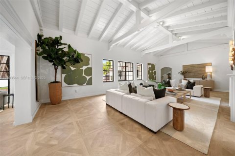 Villa ou maison à vendre à Miami Beach, Floride: 6 chambres, 569.68 m2 № 2038024 - photo 14