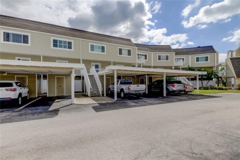 Condo à Dunedin, Floride, 2 chambres  № 2130976