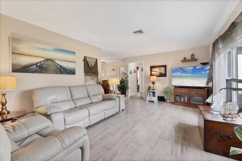 Casa en venta en Bradenton, Florida, 3 dormitorios, 177.72 m2 № 1651689 - foto 8