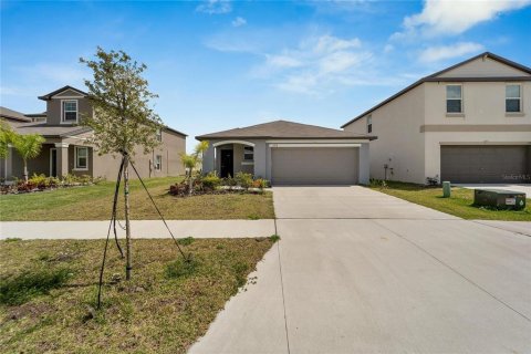 House in Wimauma, Florida 3 bedrooms, 137.87 sq.m. № 1783451 - photo 1