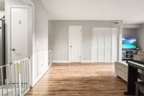 Condominio en venta en Tampa, Florida, 2 dormitorios, 86.21 m2 № 2143009 - foto 24