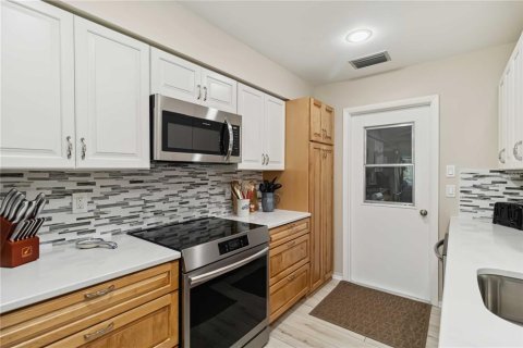 House in Englewood, Florida 2 bedrooms, 131.36 sq.m. № 1640354 - photo 20