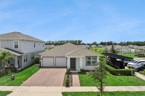 House in Apopka, Florida 3 bedrooms, 177.63 sq.m. № 2347068