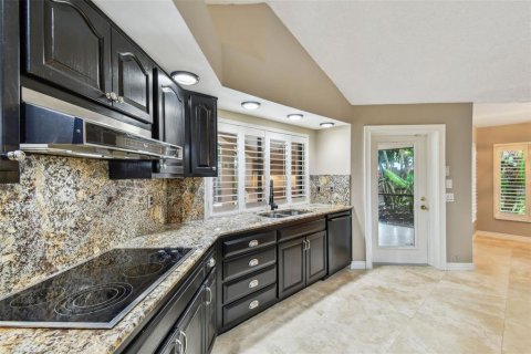 House in Palm Harbor, Florida 3 bedrooms, 281.59 sq.m. № 1773599 - photo 19