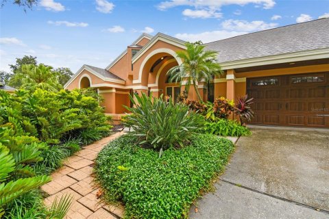 House in Palm Harbor, Florida 3 bedrooms, 281.59 sq.m. № 1773599 - photo 3
