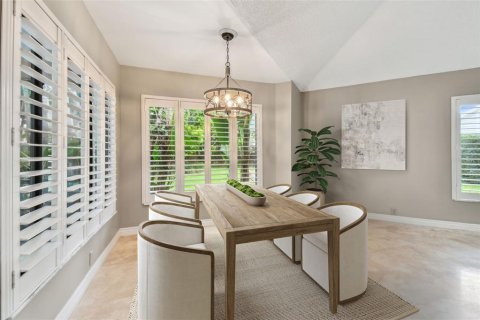 House in Palm Harbor, Florida 3 bedrooms, 281.59 sq.m. № 1773599 - photo 20