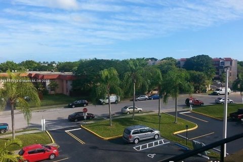 Condominio en venta en Miami, Florida, 1 dormitorio, 67.35 m2 № 1983346 - foto 24