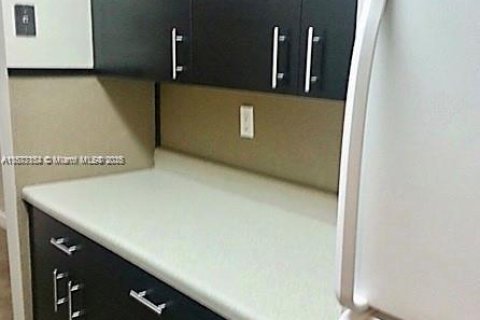 Condominio en venta en Miami, Florida, 1 dormitorio, 67.35 m2 № 1983346 - foto 5