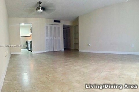 Condominio en venta en Miami, Florida, 1 dormitorio, 67.35 m2 № 1983346 - foto 9