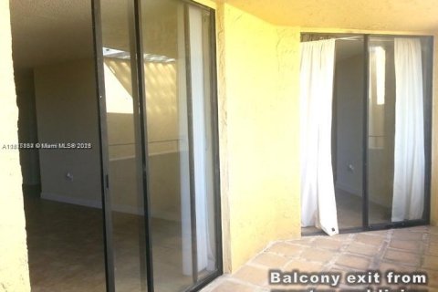 Condominio en venta en Miami, Florida, 1 dormitorio, 67.35 m2 № 1983346 - foto 16