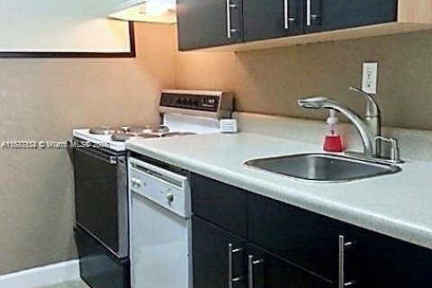 Condominio en venta en Miami, Florida, 1 dormitorio, 67.35 m2 № 1983346 - foto 4