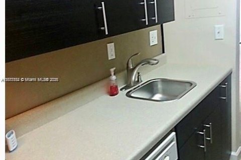 Condominio en venta en Miami, Florida, 1 dormitorio, 67.35 m2 № 1983346 - foto 7