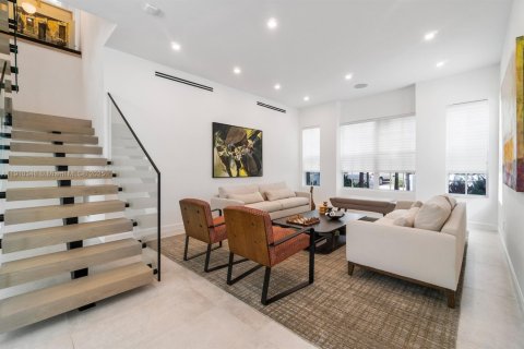 Casa en venta en Aventura, Florida, 5 dormitorios, 326.18 m2 № 1966476 - foto 4