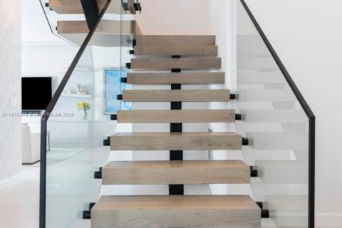 Casa en venta en Aventura, Florida, 5 dormitorios, 326.18 m2 № 1966476 - foto 19