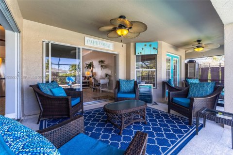 Casa en venta en Cape Coral, Florida, 4 dormitorios № 2000214 - foto 18