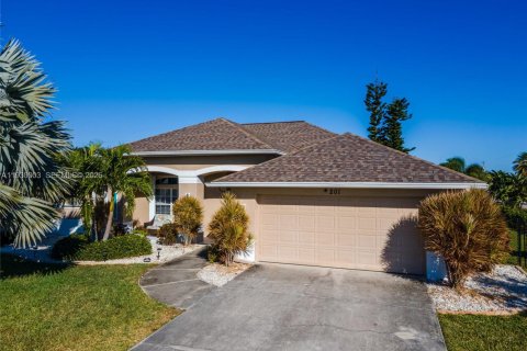 Casa en venta en Cape Coral, Florida, 4 dormitorios № 2000214 - foto 2