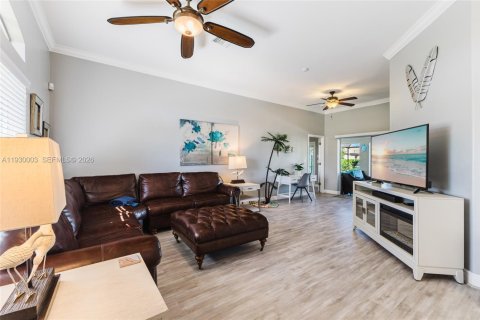 Casa en venta en Cape Coral, Florida, 4 dormitorios № 2000214 - foto 6