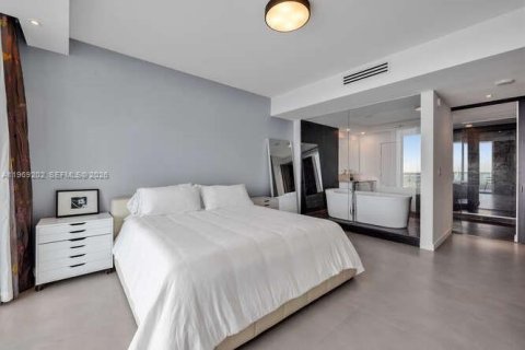 Condominio en alquiler en Miami, Florida, 3 dormitorios, 245.91 m2 № 2030991 - foto 28