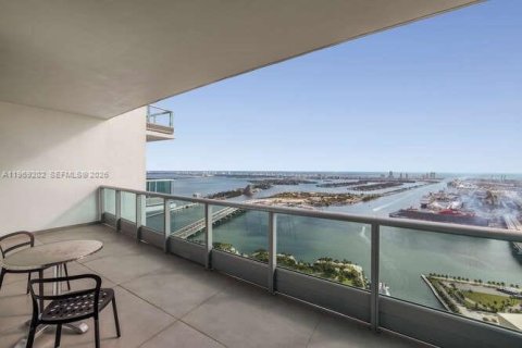 Condominio en alquiler en Miami, Florida, 3 dormitorios, 245.91 m2 № 2030991 - foto 19