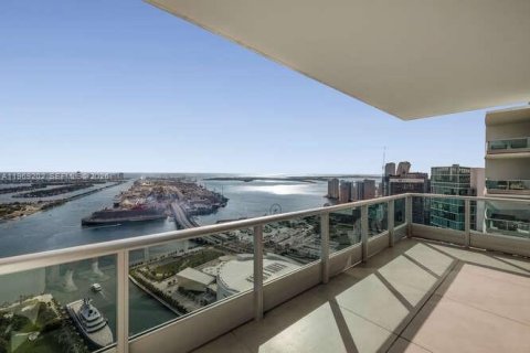 Condominio en alquiler en Miami, Florida, 3 dormitorios, 245.91 m2 № 2030991 - foto 21