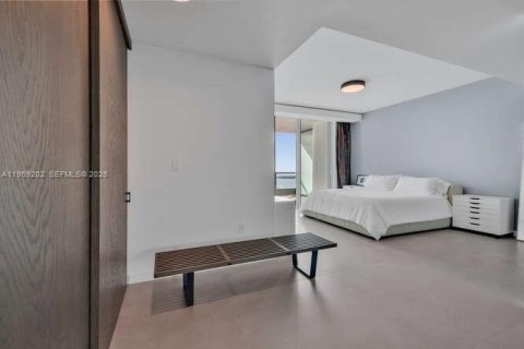 Condominio en alquiler en Miami, Florida, 3 dormitorios, 245.91 m2 № 2030991 - foto 26