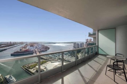 Condominio en alquiler en Miami, Florida, 3 dormitorios, 245.91 m2 № 2030991 - foto 17