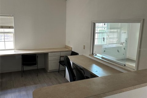 Купить коммерческую недвижимость в Лисбург, Флорида 910.44м2, № 2116231 - фото 12