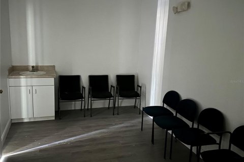 Купить коммерческую недвижимость в Лисбург, Флорида 910.44м2, № 2116231 - фото 14