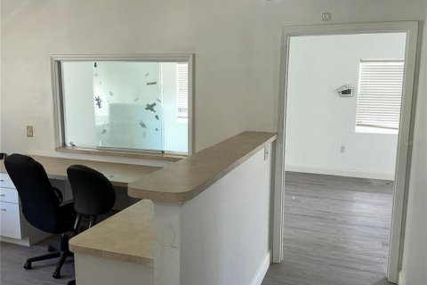 Купить коммерческую недвижимость в Лисбург, Флорида 910.44м2, № 2116231 - фото 15