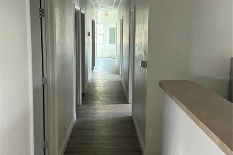 Купить коммерческую недвижимость в Лисбург, Флорида 910.44м2, № 2116231 - фото 11