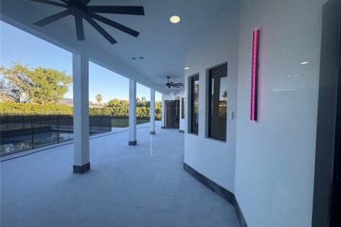 Villa ou maison à vendre à Miami, Floride: 5 chambres, 308.06 m2 № 2033573 - photo 28