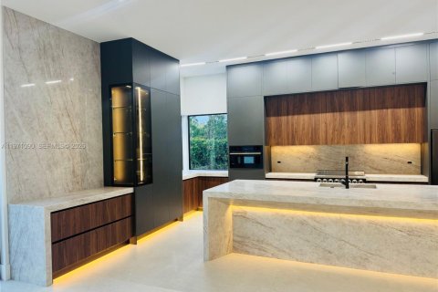 Villa ou maison à vendre à Miami, Floride: 5 chambres, 308.06 m2 № 2033573 - photo 3