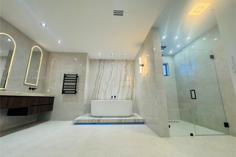 Villa ou maison à vendre à Miami, Floride: 5 chambres, 308.06 m2 № 2033573 - photo 21