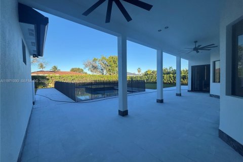 Villa ou maison à vendre à Miami, Floride: 5 chambres, 308.06 m2 № 2033573 - photo 20